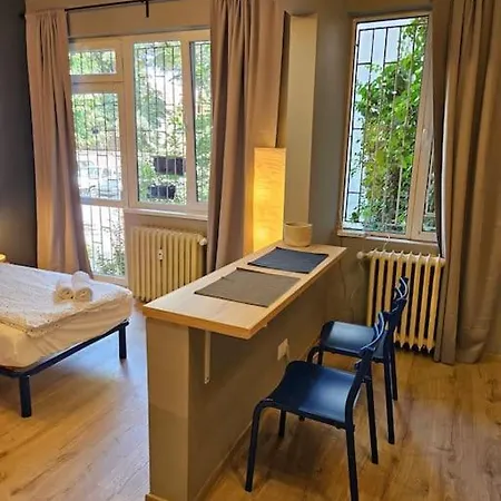 Kvartal Old Center 公寓 *